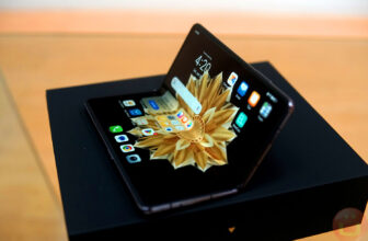 HONOR Magic V2: Thinnest Inward-Folding Smartphone...